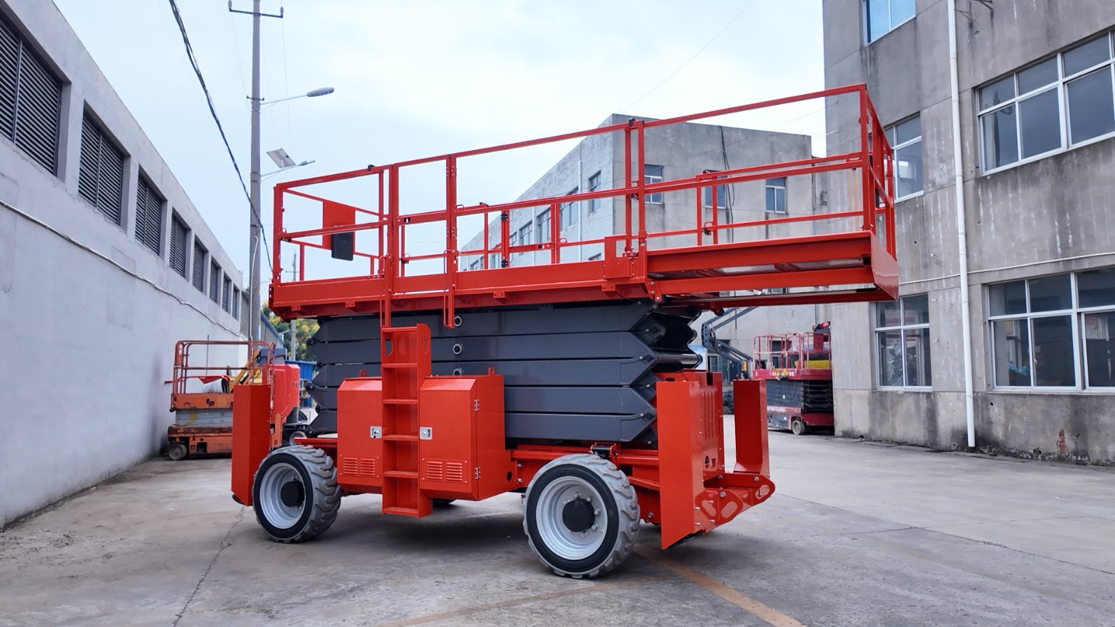 Personel Yükseltici Platformlar – Dış Mekân ve Rough Terrain Kullanım Alanları